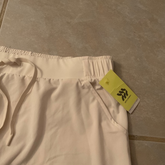 All in Motion Ivory Skorts size L *NWT* - Picture 3 of 5
